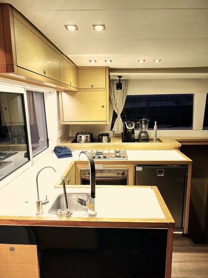 Lagoon 450 - Boatscribe.com