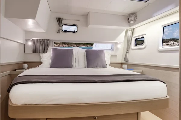 Lagoon 42 - Boatscribe.com