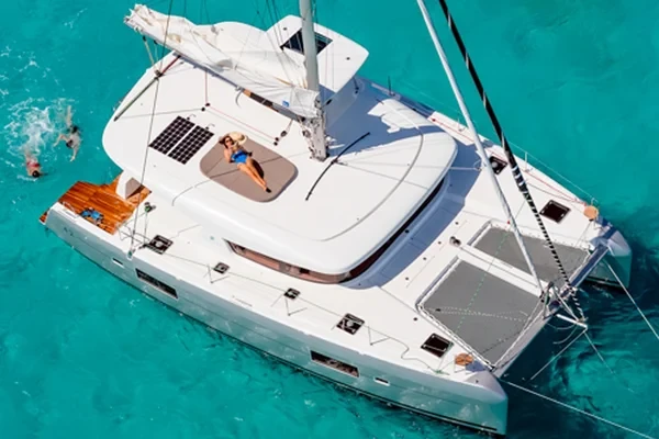 Lagoon 42 - Boatscribe.com