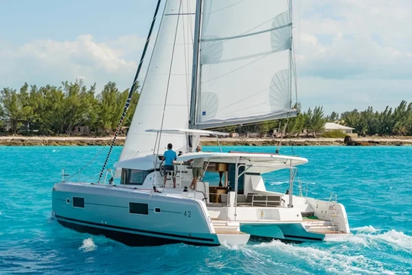 Lagoon 42 - Boatscribe.com