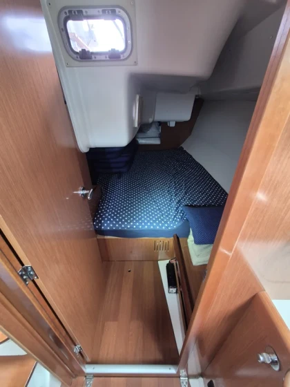 Oceanis 37 - Boatscribe.com