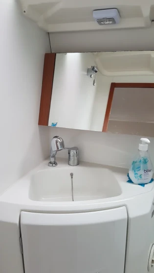 Oceanis 37 - Boatscribe.com