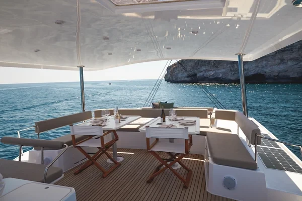 Bali 5.4 - Boatscribe.com