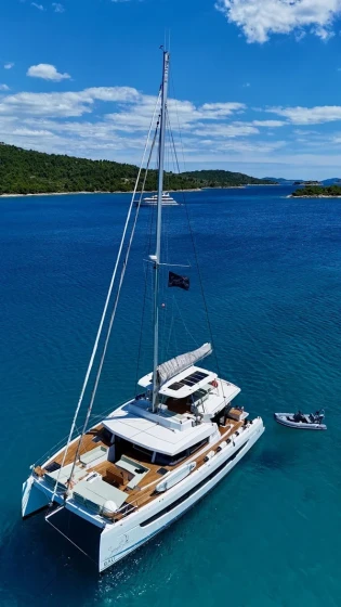 Bali 5.4 - Boatscribe.com