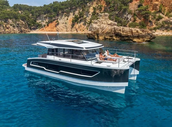 Fountaine Pajot MY4.S - Boatscribe.com