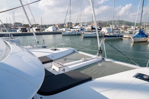 Lagoon 46 - Boatscribe.com