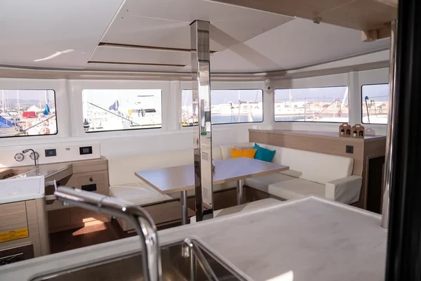 Lagoon 46 - Boatscribe.com