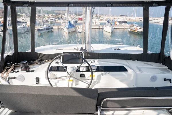 Lagoon 46 - Boatscribe.com