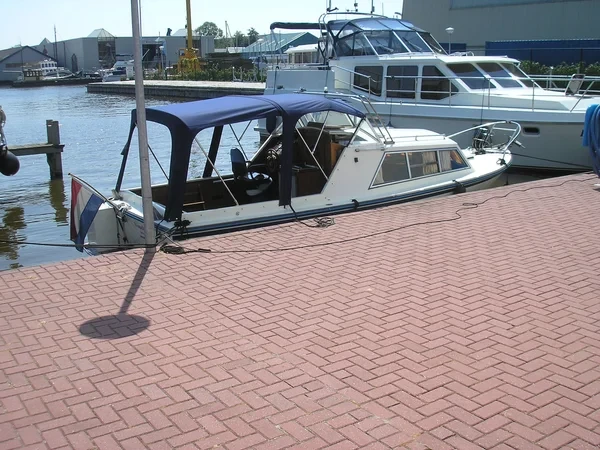 Weekender 750 - Boatscribe.com