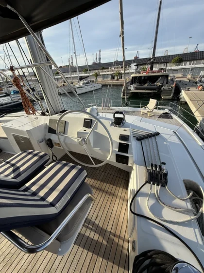 Bali 5.4 - Boatscribe.com
