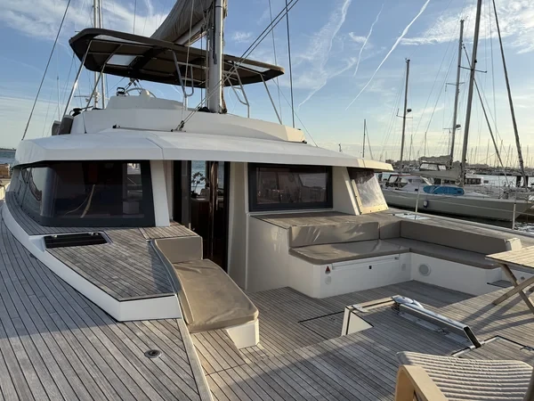 Bali 5.4 - Boatscribe.com