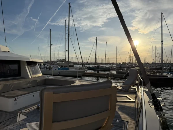 Bali 5.4 - Boatscribe.com