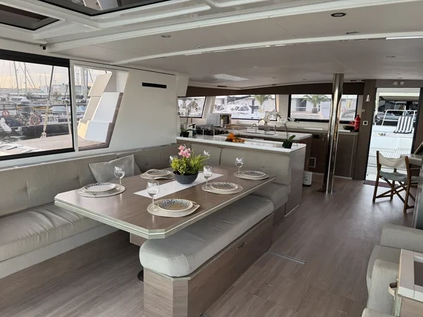 Bali 5.4 - Boatscribe.com