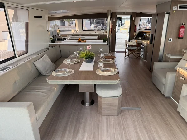 Bali 5.4 - Boatscribe.com