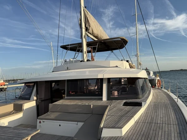 Bali 5.4 - Boatscribe.com