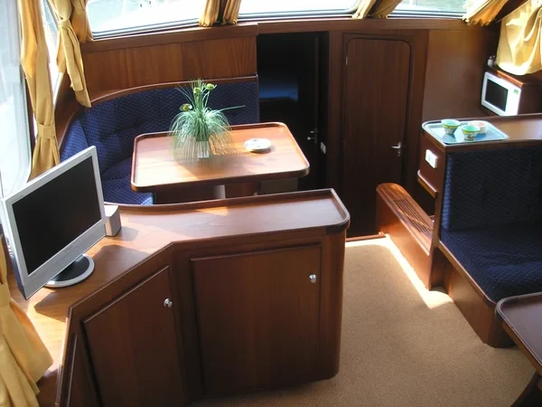 Hibo 1300 - Boatscribe.com