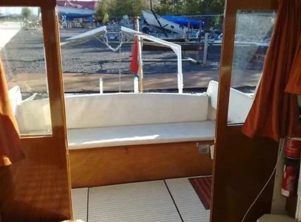 Excellent 900 - Boatscribe.com
