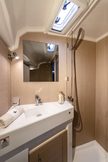 Oceanis 40.1 - Boatscribe.com