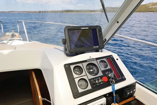 Ocqueteau Timonier 715 - Boatscribe.com