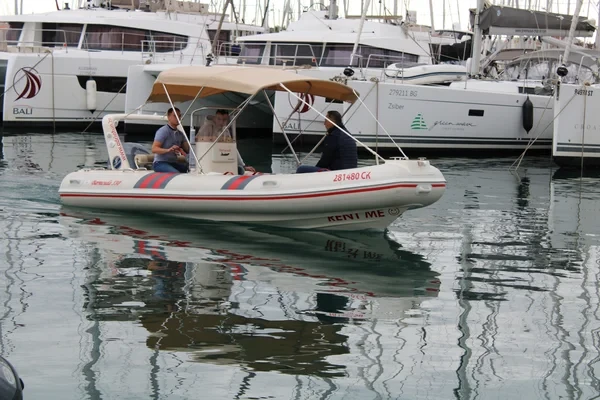 Barracuda 530 - Boatscribe.com