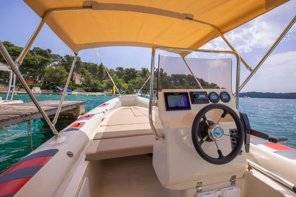 Barracuda 530 - Boatscribe.com