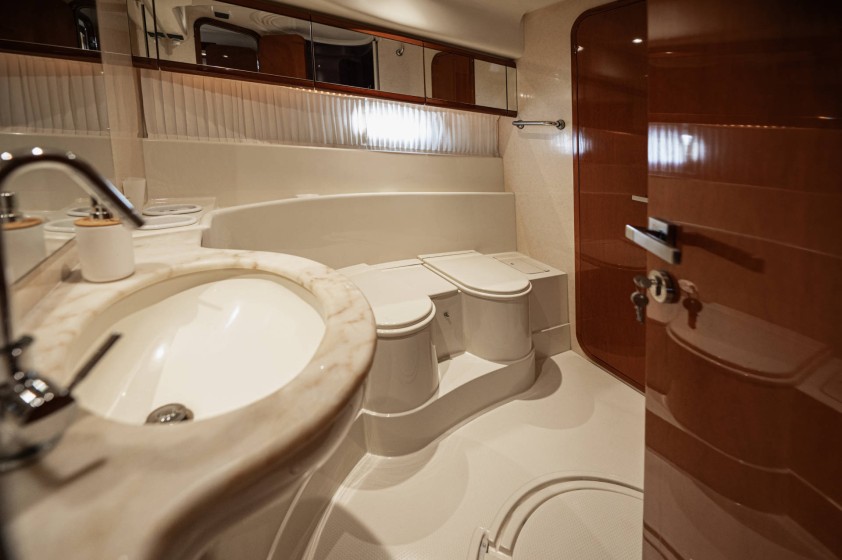 Ferretti 165 Fly - Boatscribe.com