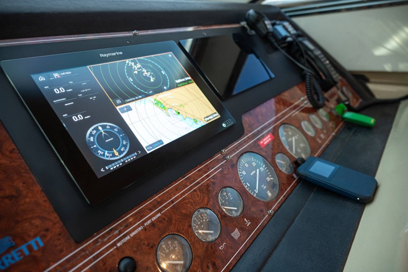 Ferretti 165 Fly - Boatscribe.com