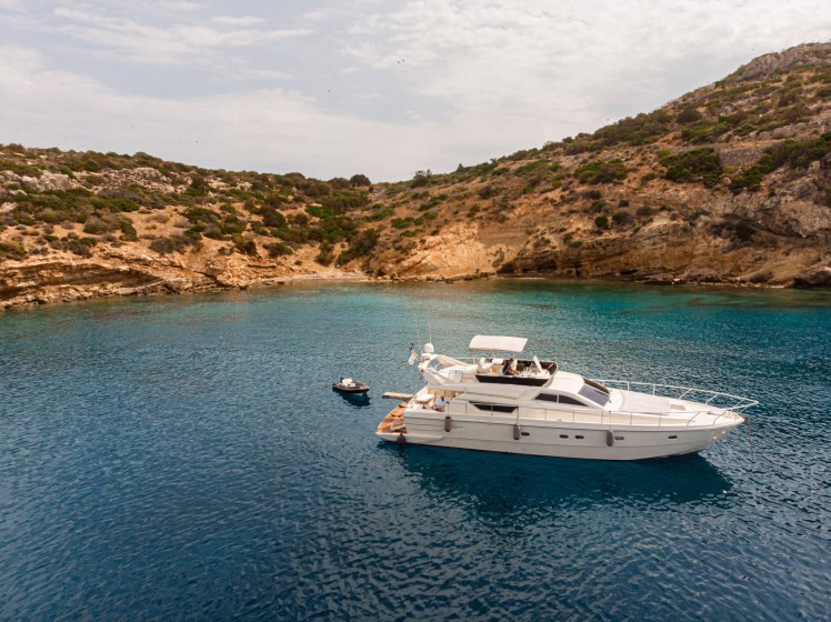 Ferretti 165 Fly - Boatscribe.com