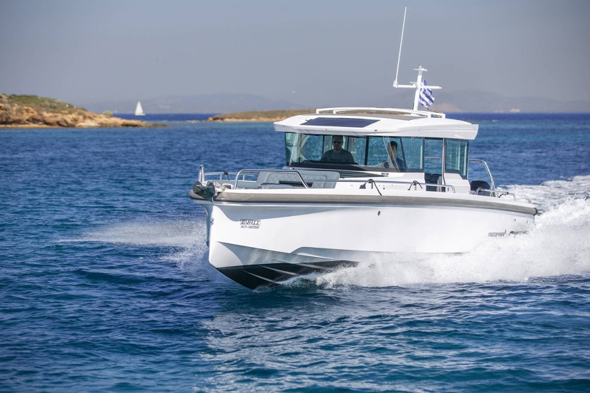 Axopar 37 XC Cross Cabin - Boatscribe.com