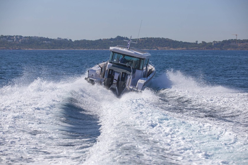 Axopar 37 XC Cross Cabin - Boatscribe.com
