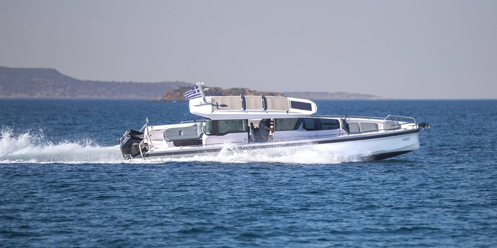 Axopar 37 XC Cross Cabin - Boatscribe.com