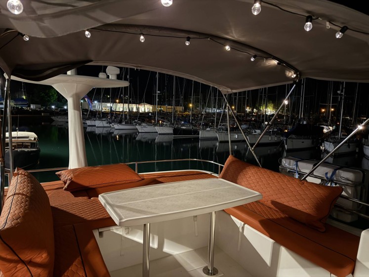 Lagoon Power 44 - Boatscribe.com