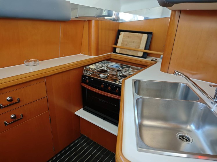 Lagoon Power 44 - Boatscribe.com