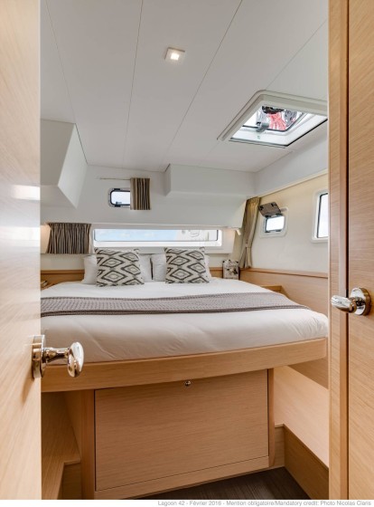 Lagoon 42 - Boatscribe.com