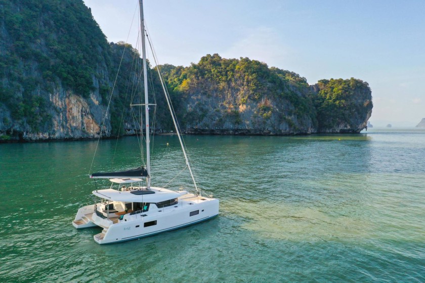 Lagoon 42 - Boatscribe.com