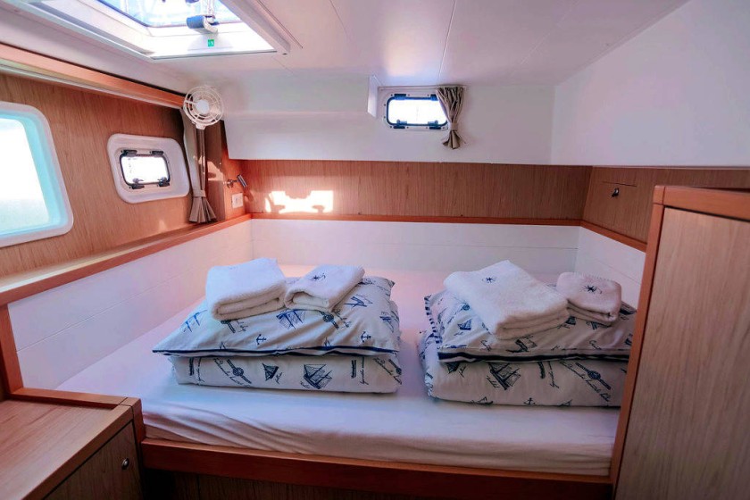 Lagoon 39 - Boatscribe.com