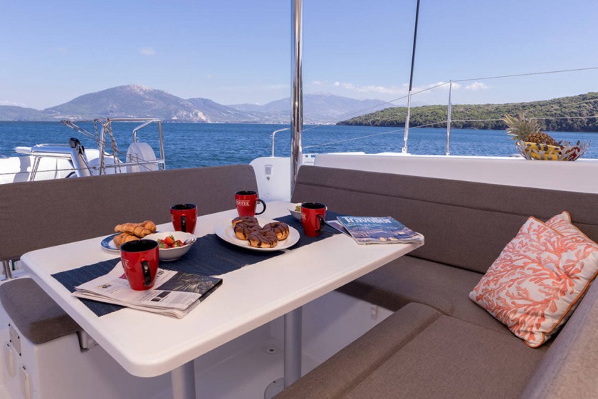 Lagoon 39 - Boatscribe.com