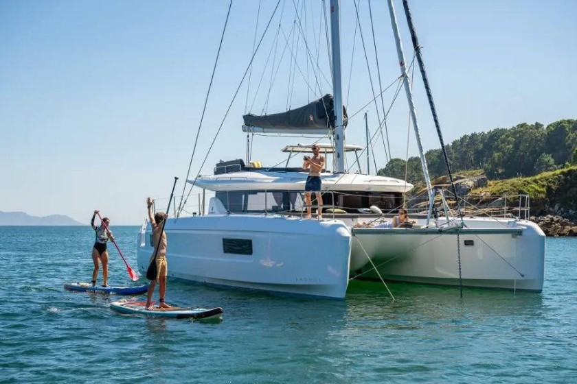 Lagoon 43 - Boatscribe.com