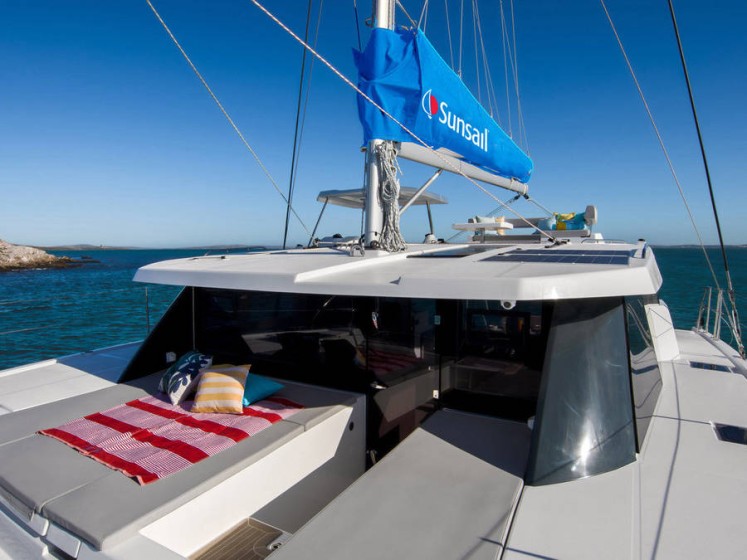 Sunsail 424 - Boatscribe.com