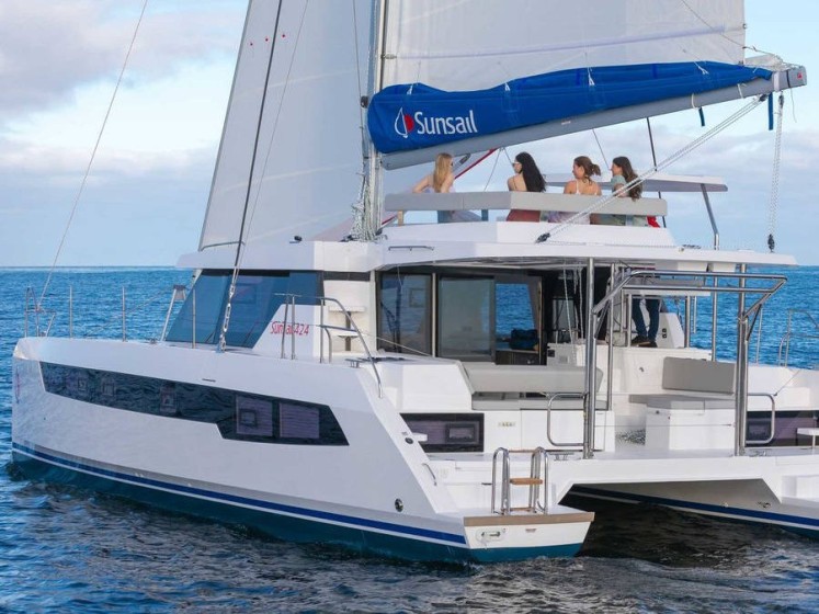 Sunsail 424 - Boatscribe.com