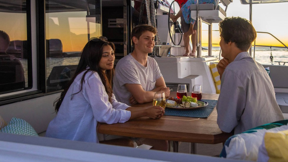 Sunsail 424 - Boatscribe.com