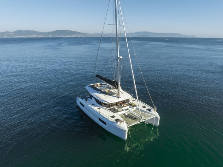 Lagoon 43 - Boatscribe.com