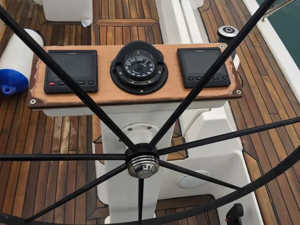 D&D Kufner 54 - Boatscribe.com