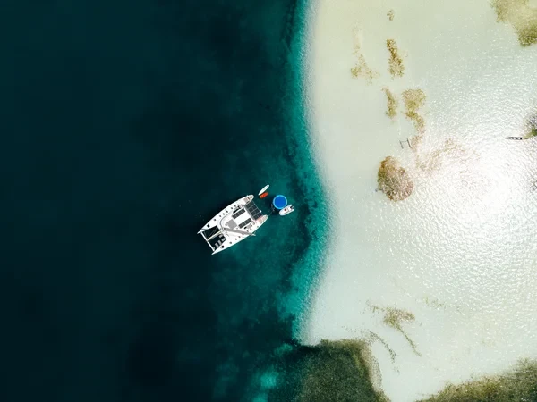 Lagoon 570 - Boatscribe.com