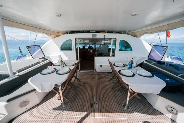 Lagoon 570 - Boatscribe.com