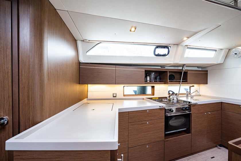 Oceanis 46.1 - Boatscribe.com