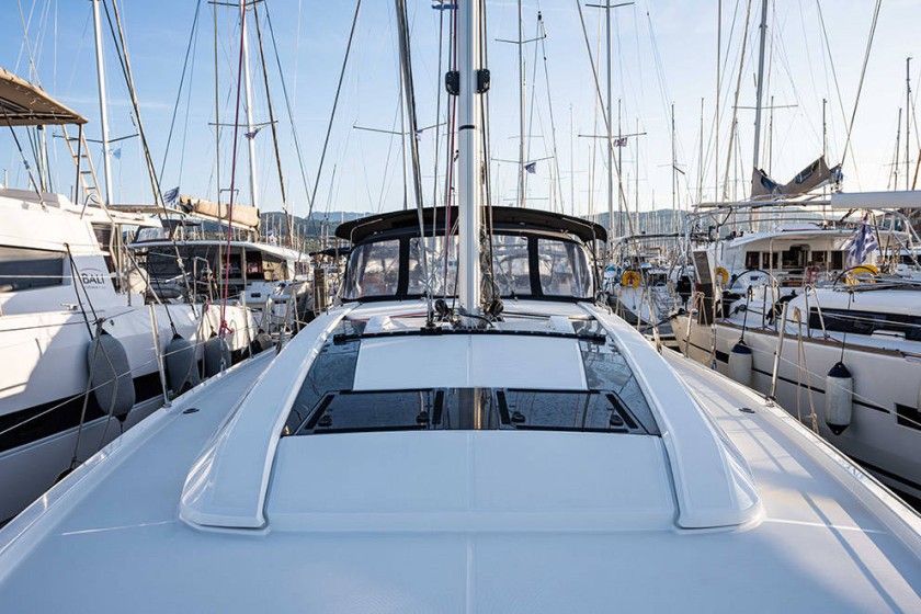 Oceanis 46.1 - Boatscribe.com