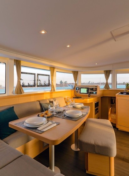 Lagoon 42 - Boatscribe.com