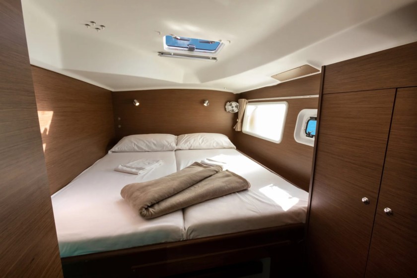 Lagoon 380 - Boatscribe.com