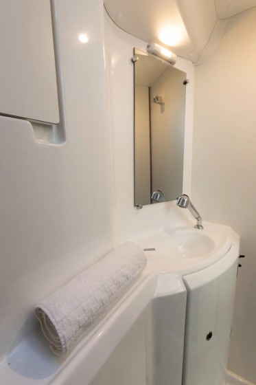 Lagoon 380 - Boatscribe.com